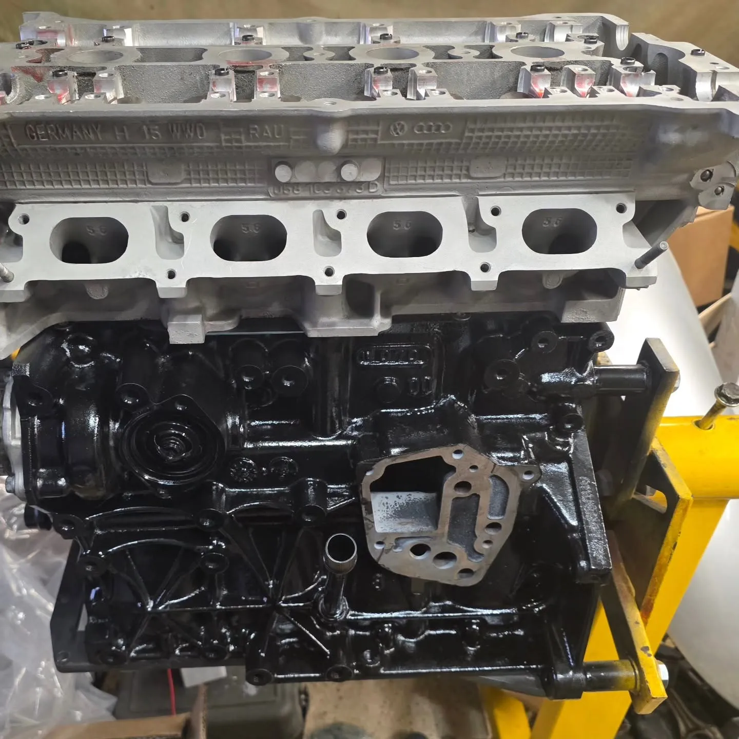 VW 1.8T 20-valve engine build in progress